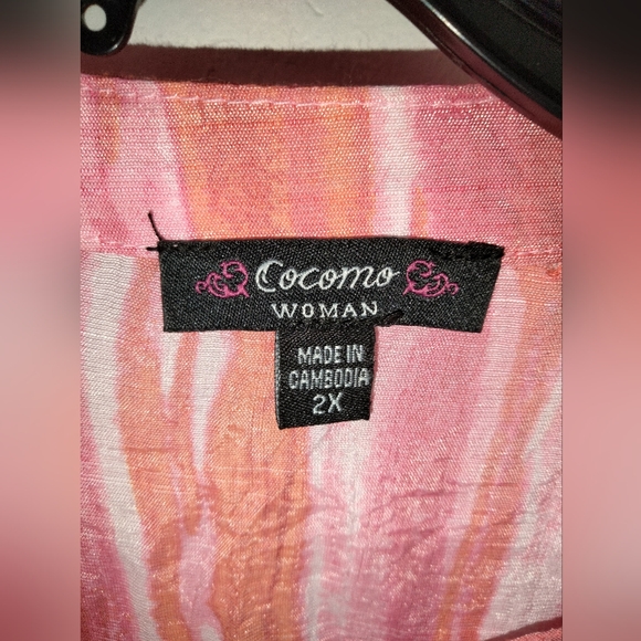 Cocomo Woman (Size 2X) Multicolor Button V-Neck Cut Roll Tab Sleeve Tunic Blouse - Picture 2 of 6